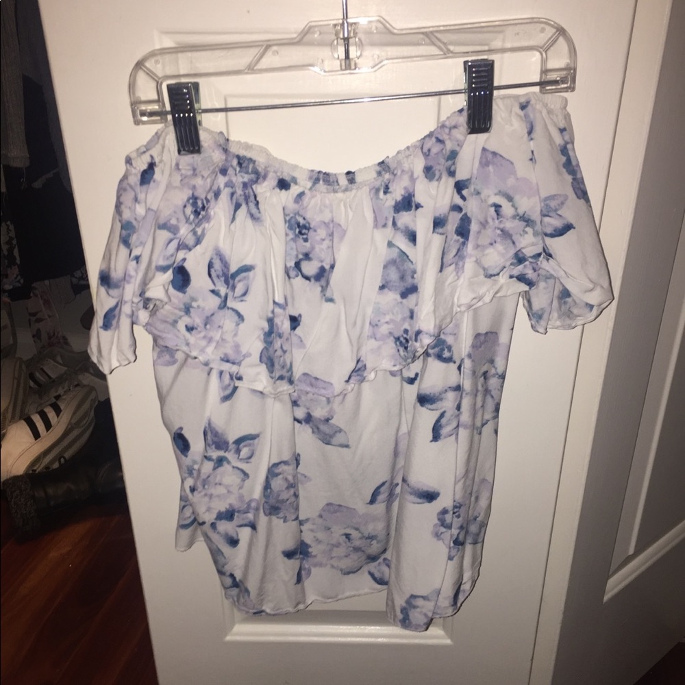 White off the shoulder crop top